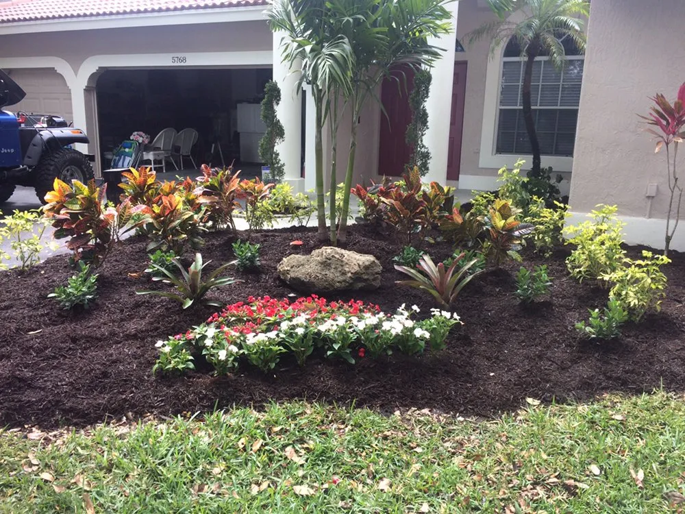 Expert garden landscaping in Tamarac, FL - Larsen Landscaping