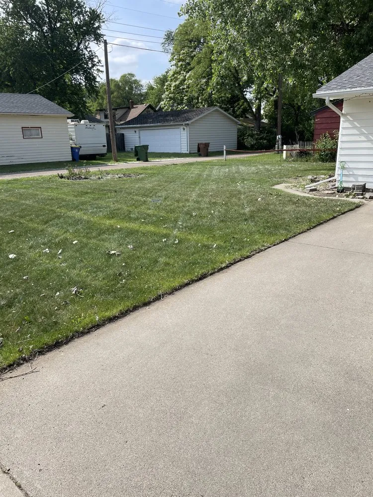 Top-rated lawn care service near you in Huron, SD by Larsen Lawn Care