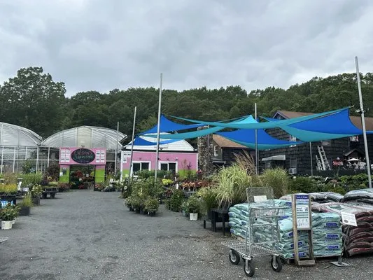Larson's Garden Center