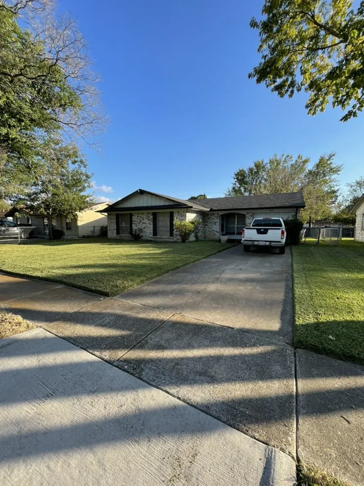 Reliable residential landscaping in Heartland, TX by Las Brisas Lawn Service