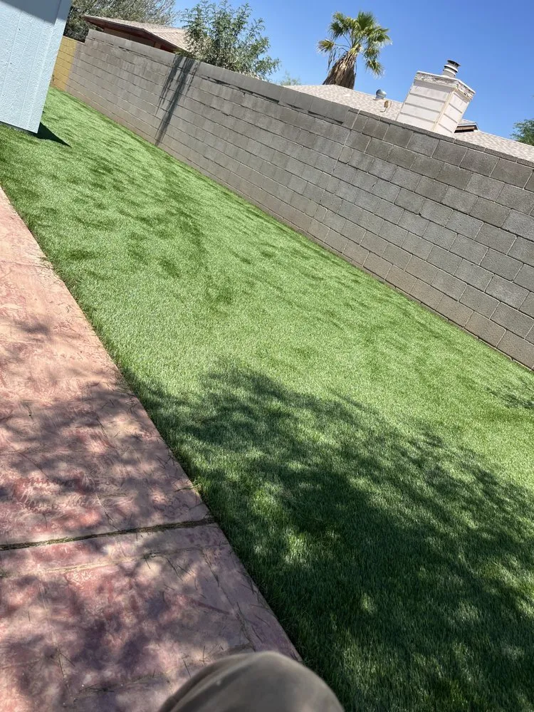 Local garden landscaping experts serving Penns Park, PA - Las Flores Landscaping