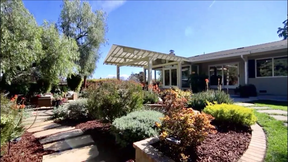 Affordable yard cleanup service for beautiful yards in Los Altos, CA by Las Palmas Design