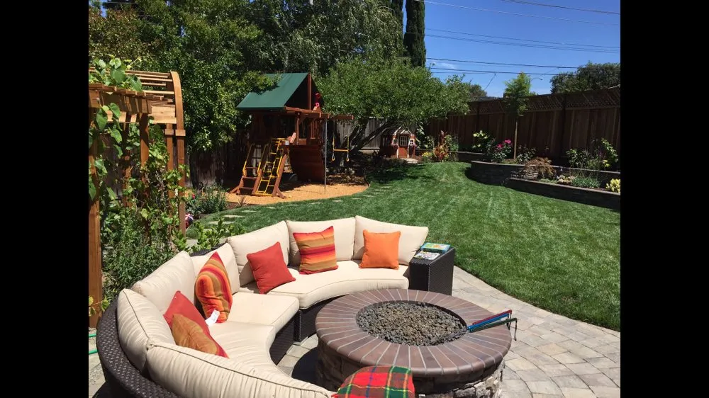 Expert lawn care service in Los Altos, CA by Las Palmas Design