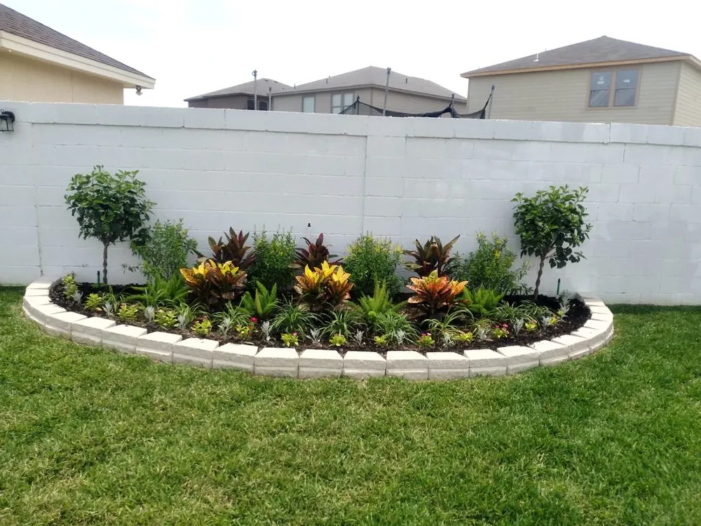 Custom garden landscaping for residential properties in Laredo, TX by Las Palmas Garden