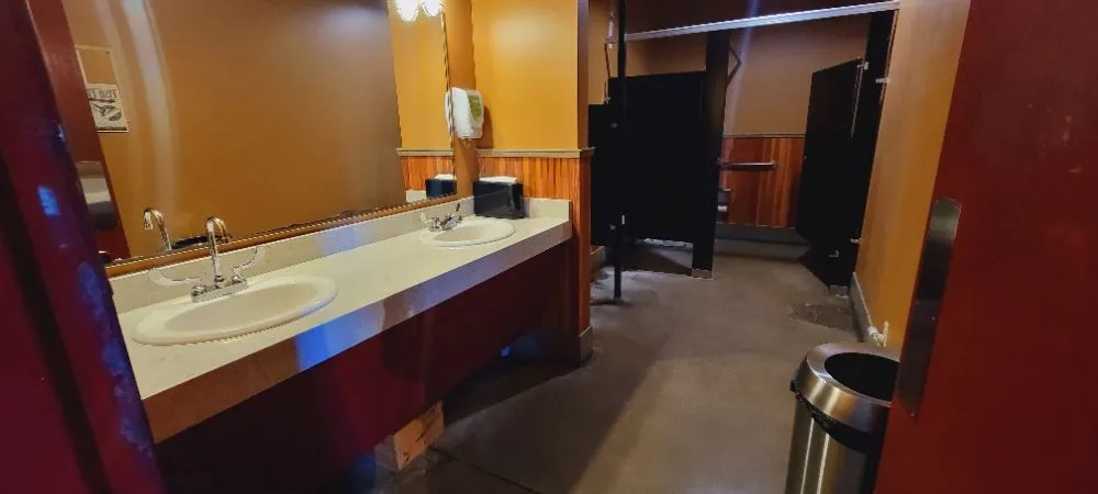 Local outdoor landscaping experts serving Saint Louis, MO - Las Rosas Services