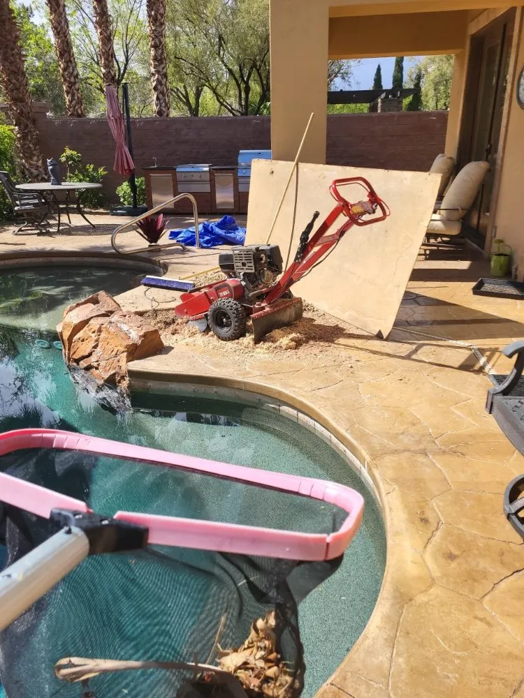 Expert lawn mowing service experts serving Spring Valley, NV - Las Vegas Gardening Maintenance & Irrigation