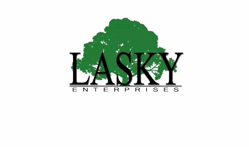 Professional lawn mowing service experts serving Woodbury, CT - Lasky Enterprises