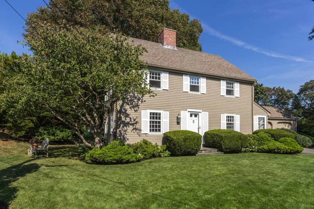 Reliable yard cleanup service experts serving Marblehead, MA - Lassana's Landscaping Inc