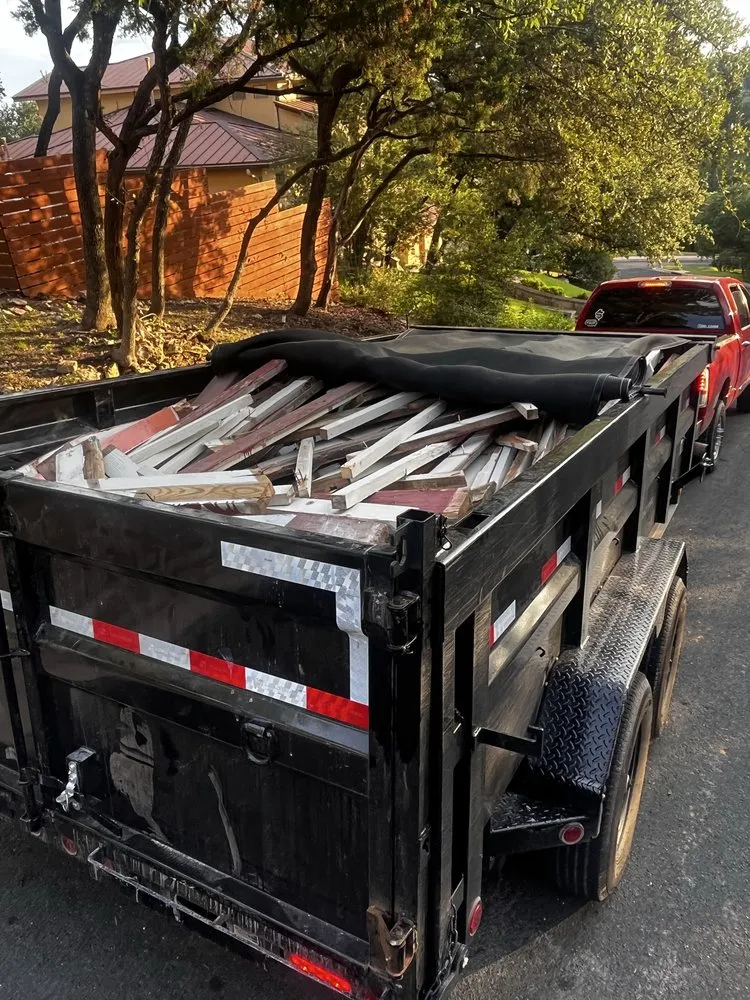 Affordable yard cleanup service in Austin, TX by Lasso Services