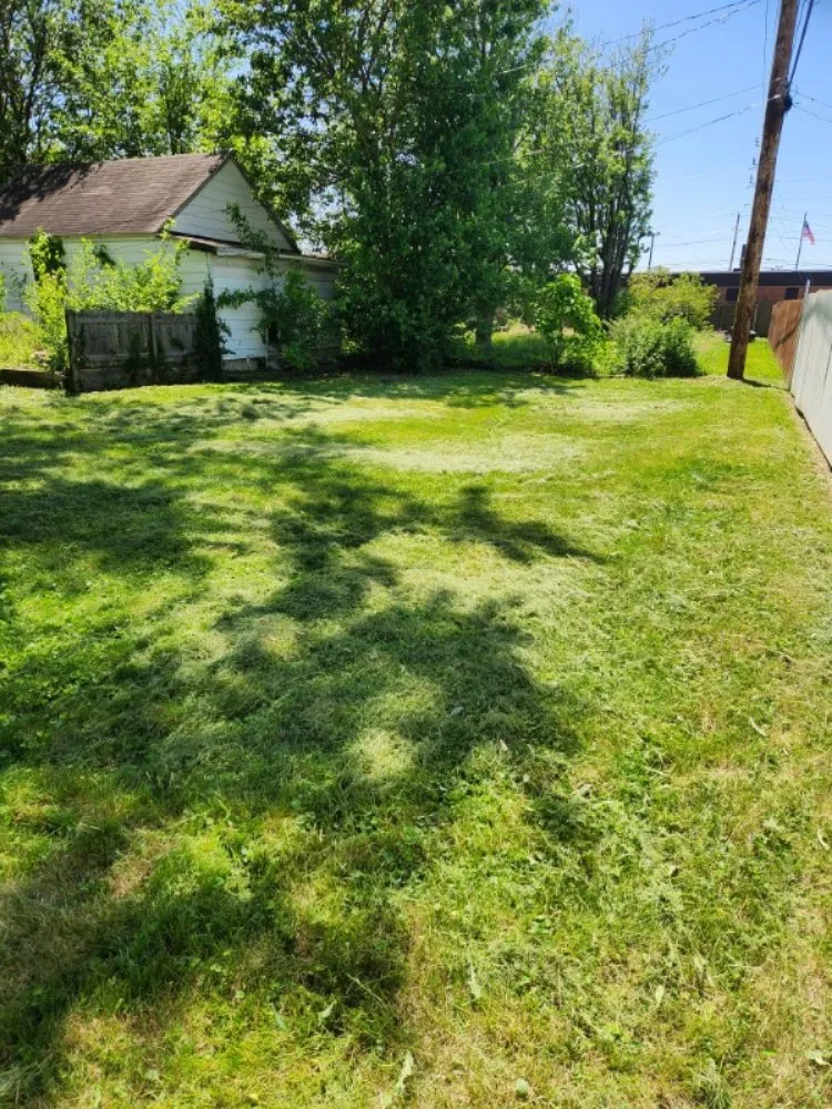 Affordable residential landscaping experts serving Indianapolis, IN - Last Result Transpo