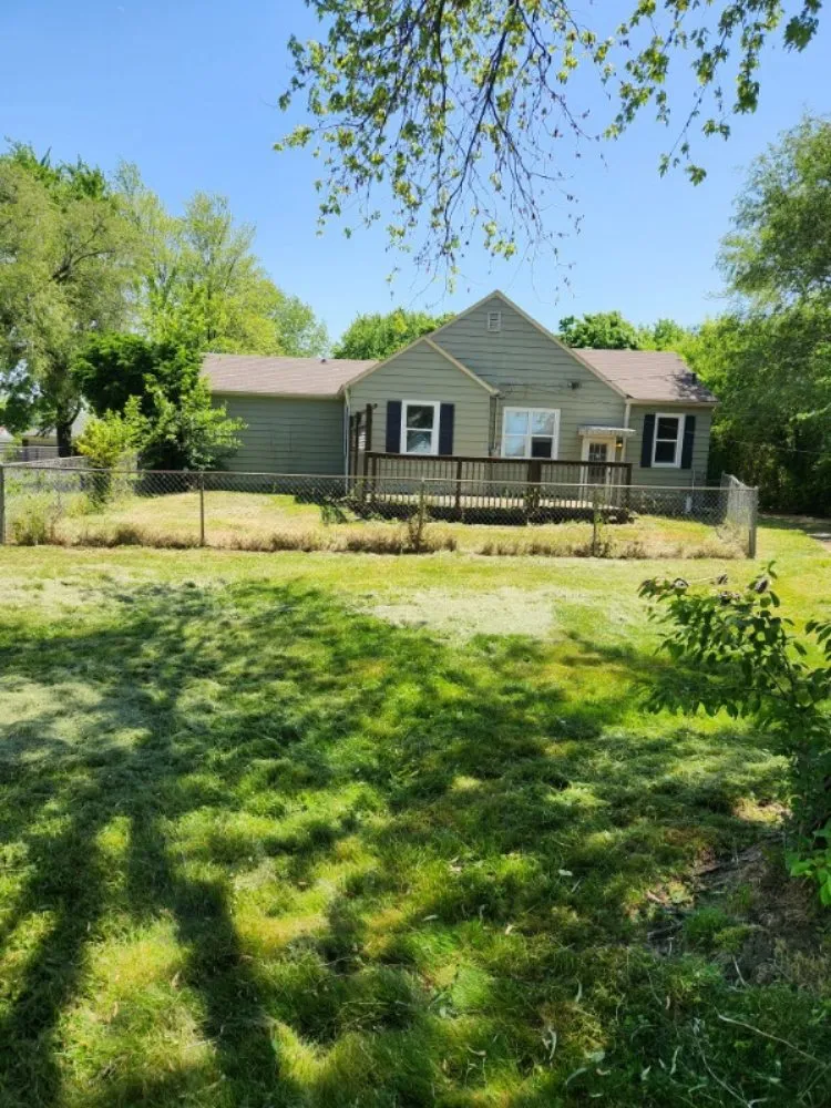 Custom garden landscaping experts serving Indianapolis, IN - Last Result Transpo