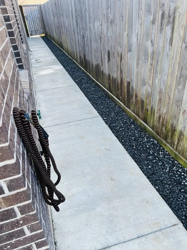 Affordable yard maintenance in Sugar Land, TX by Lasting Landscapes