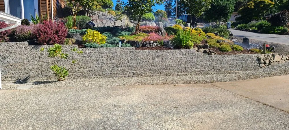 Local lawn mowing service in Allyn, WA by Latinos Green Valley Landscaping