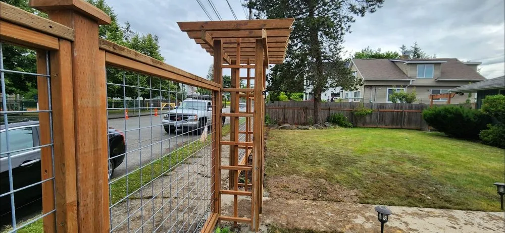 Custom yard maintenance experts serving Kent, WA - Latinos Lawn & Garden Service