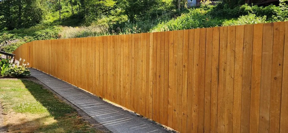 Custom yard cleanup service for homes in Kent, WA by Latinos Lawn & Garden Service