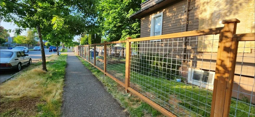 Local yard cleanup service experts serving Kent, WA - Latinos Lawn & Garden Service