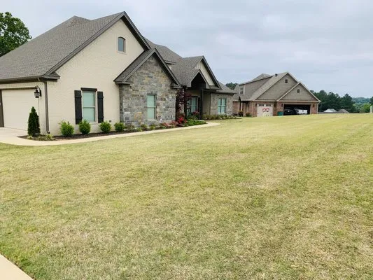 Latinos Lawn Care Logo