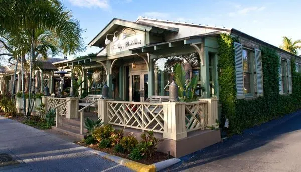 Reliable yard maintenance in Naples, FL - Latitude 26 Lawn and Garden