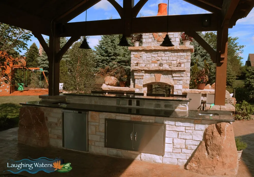 Expert landscaping services experts serving Palos Heights, IL - Laughing Waters