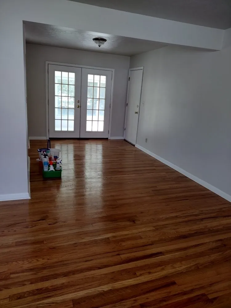 Custom yard cleanup service experts serving Columbus, OH - Laura's Commercial and Residential services