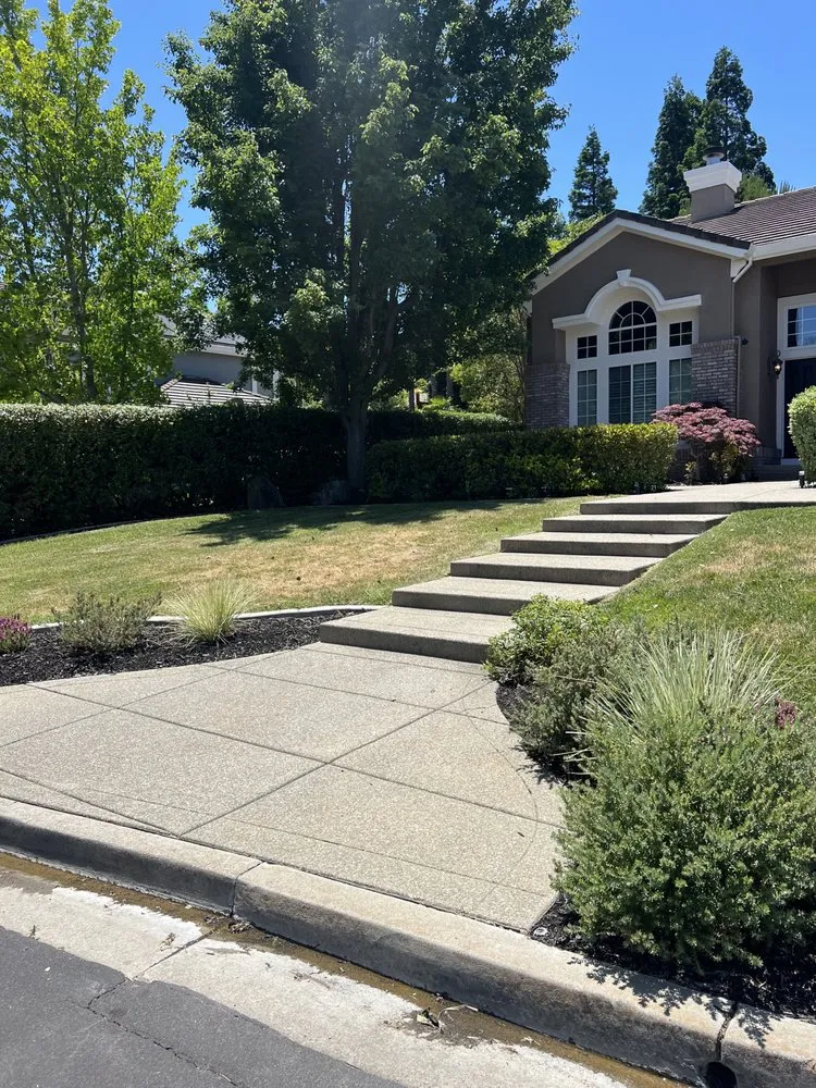 Local landscape design in Pleasanton, CA by Laura’s Landscaping Service