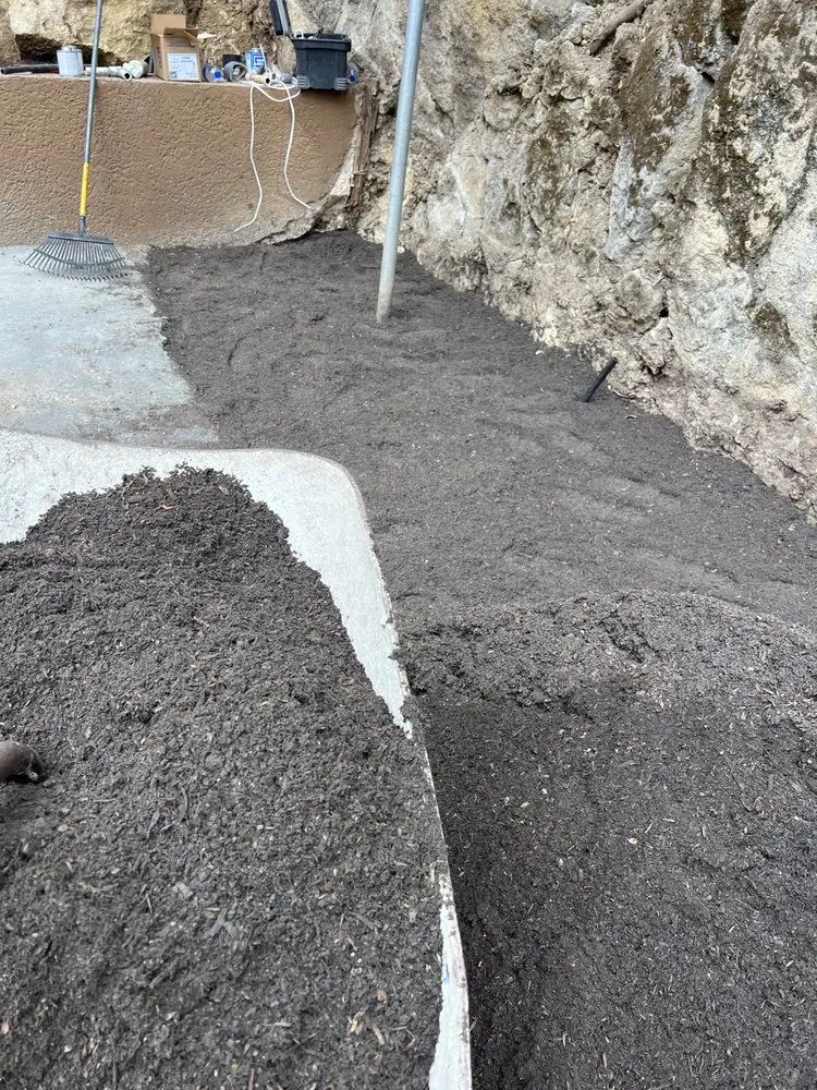 Custom garden landscaping in Pleasanton, CA - Laura’s Landscaping Service