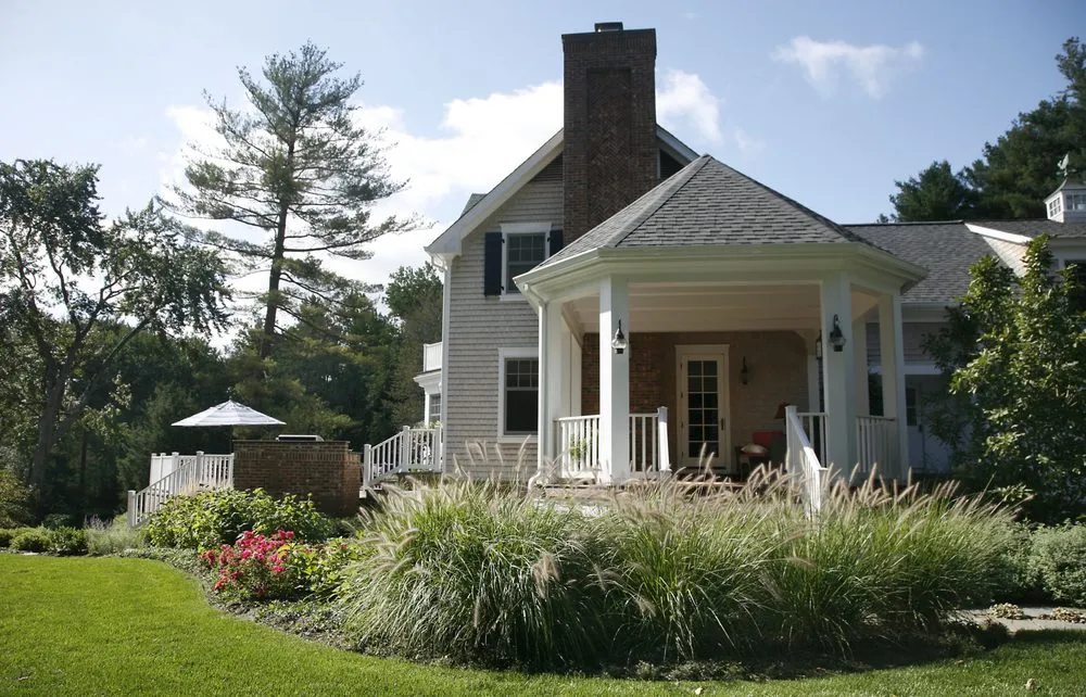 Affordable yard cleanup service in Huntington, NY - Laurel Group