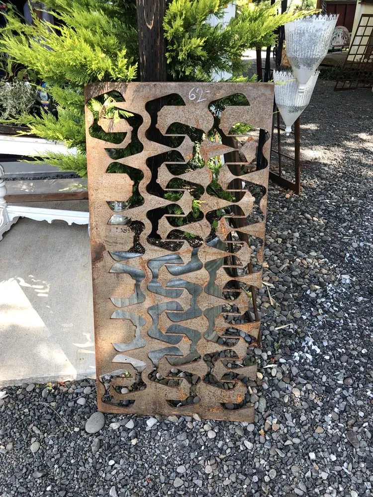 Local yard maintenance for beautiful yards in Estacada, OR by Laurel Hedge