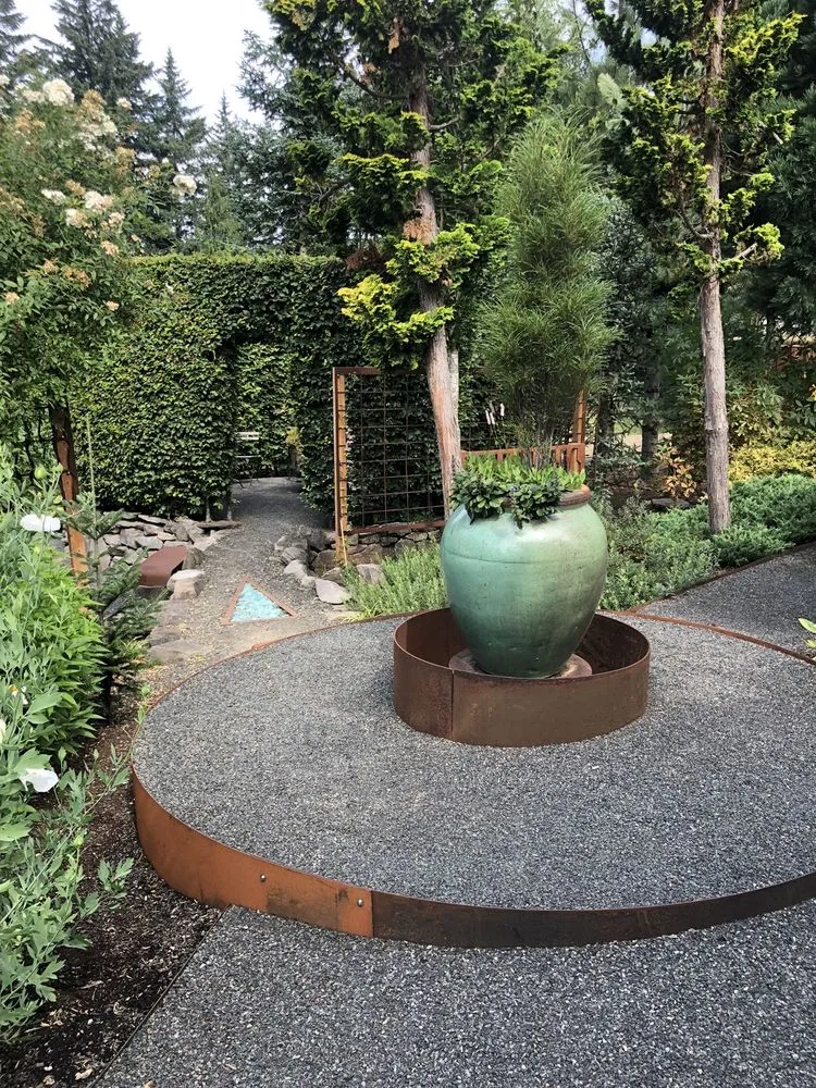 Trusted yard cleanup service in Estacada, OR by Laurel Hedge