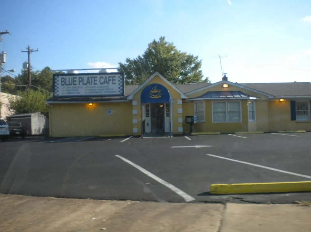 Trusted landscape installation in Tuscumbia, AL by Lauren M K Cleaning