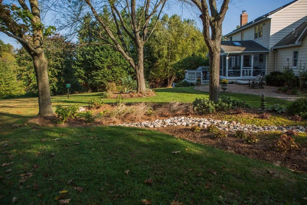 Professional yard maintenance experts serving Ellicott City, MD - Lauren's Garden Service & Native Nursery