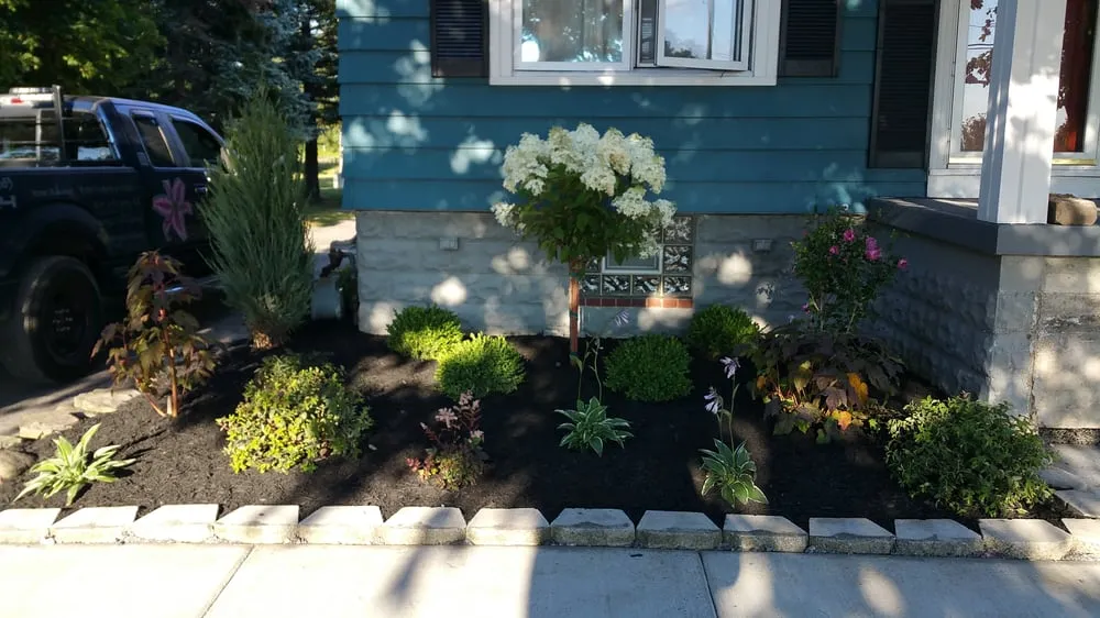 Custom residential landscaping in Buffalo, NY - Lauren's Pro Landscapes