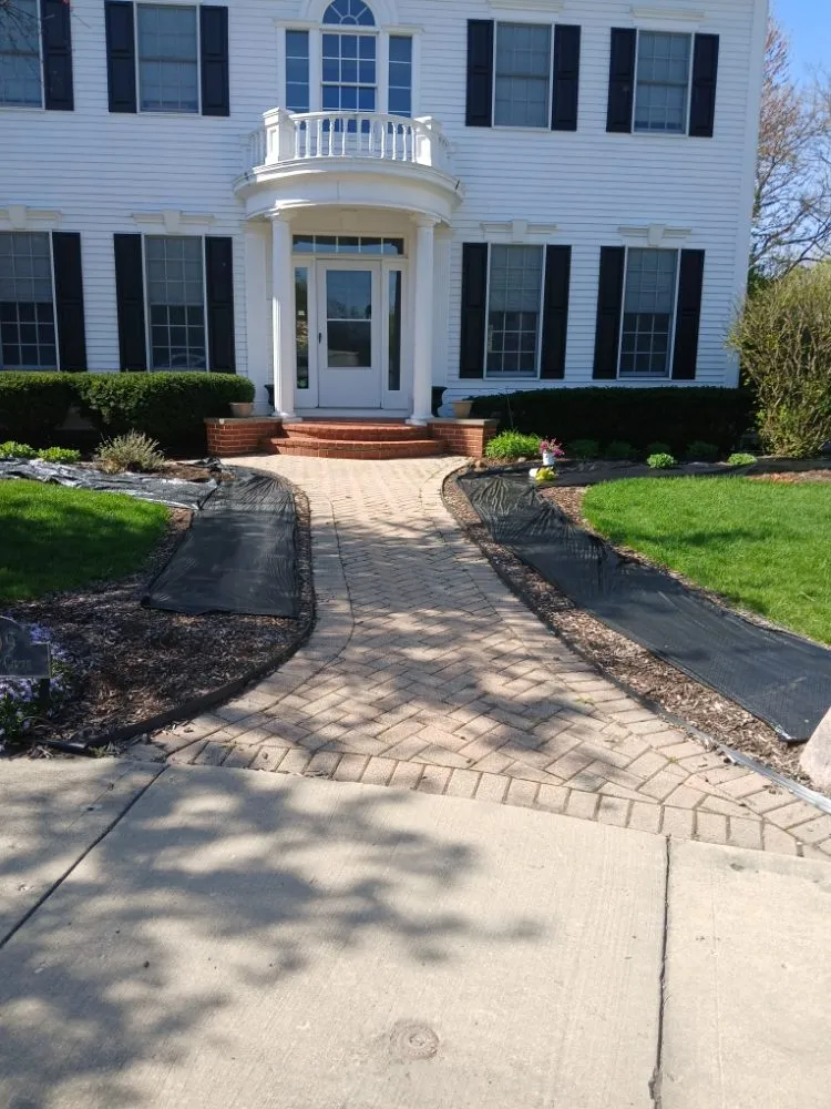 Top-rated garden landscaping in South Elgin, IL - Laurita Landscaping