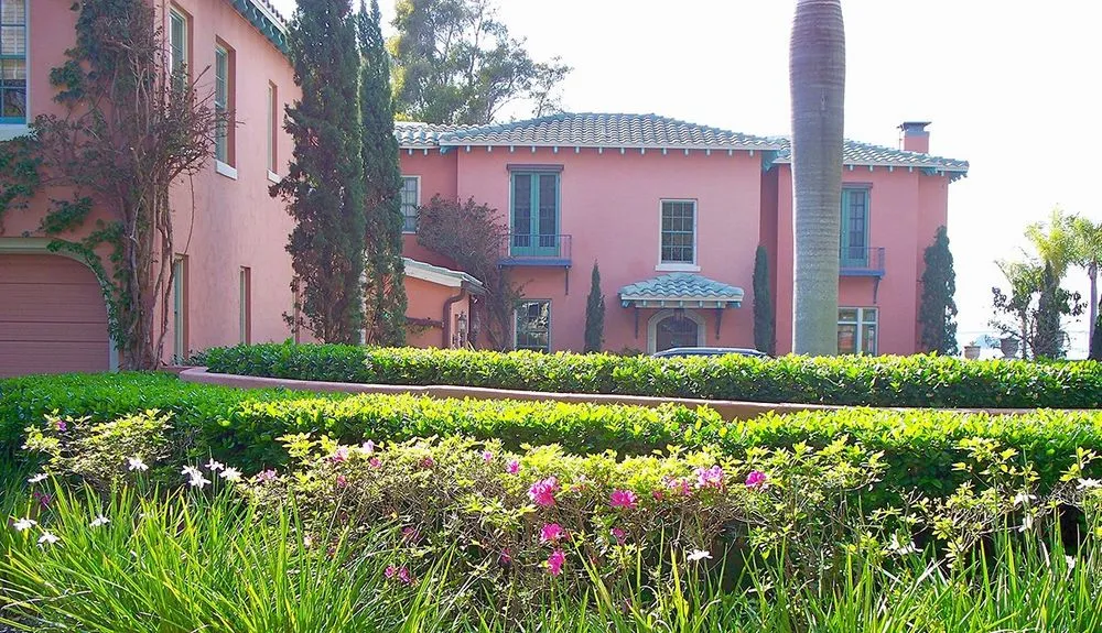 Expert landscaping services in Brookville, FL - Laurose Lawns