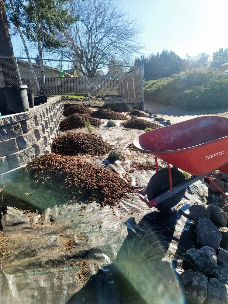 Custom residential landscaping for beautiful yards across Central Point, OR - Lava Landscape