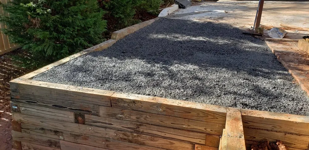 Expert lawn care service near you across Central Point, OR - Lava Landscape