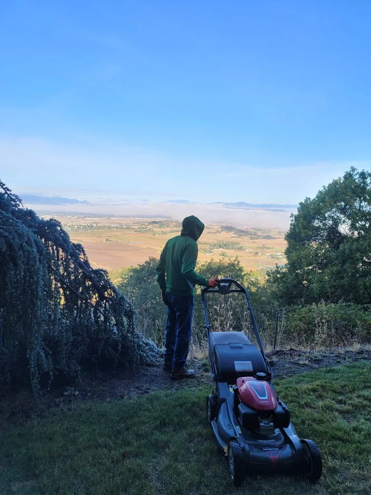 Professional residential landscaping experts serving Central Point, OR - Lava Landscape