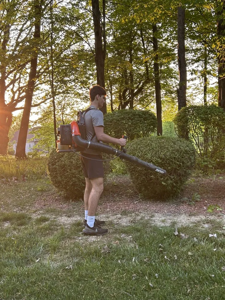 Reliable landscaping services experts serving Kirtland, OH - Laverde’s Lawn Services