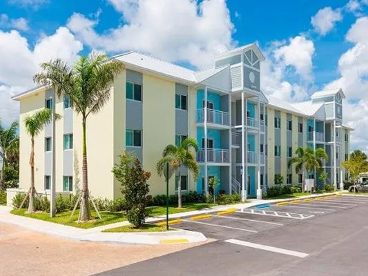 Custom lawn mowing service in Lake Worth, FL - Lavinscape Trees & Landscaping