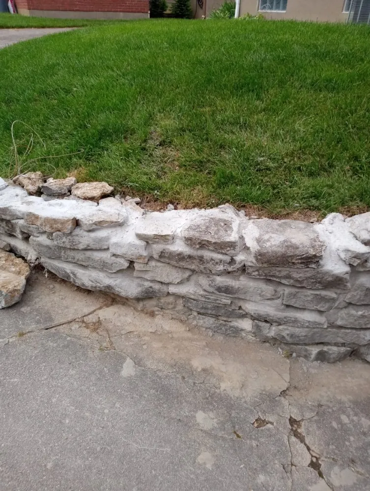 Trusted garden landscaping for beautiful yards in Sharonville, OH by Lavish Landscaping And Construction