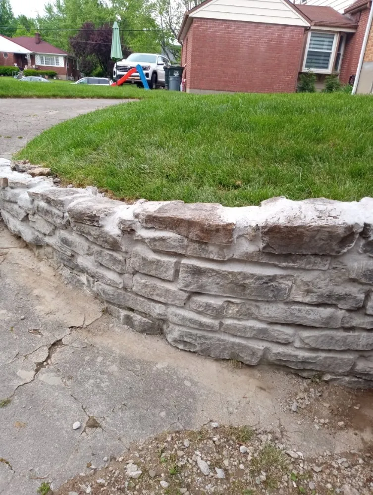 Trusted yard maintenance in Sharonville, OH - Lavish Landscaping And Construction