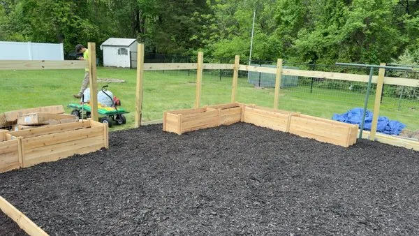 Lavoie Landscaping Logo