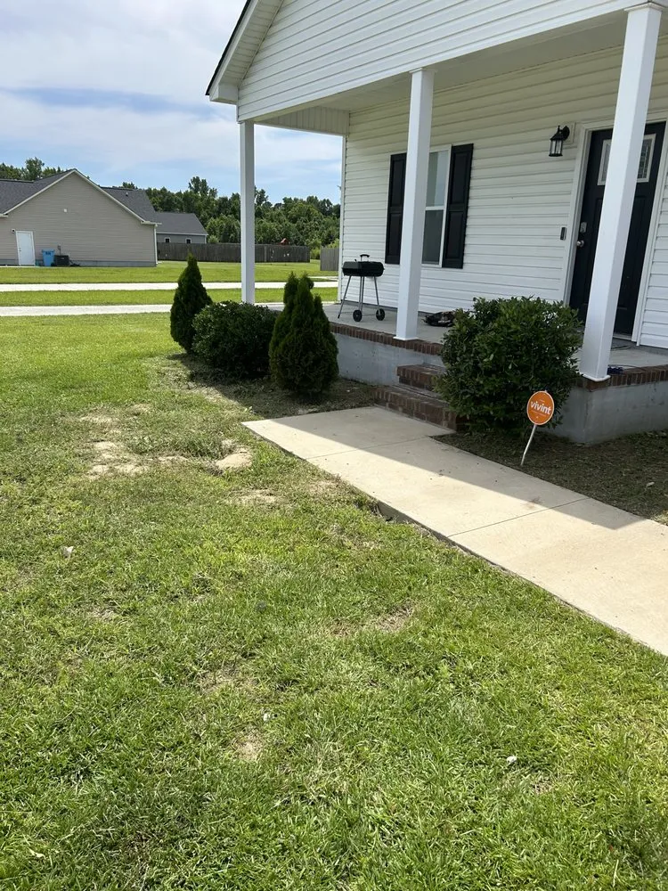 Professional garden landscaping for beautiful yards in Richlands, NC by Lawn & Debris Pros