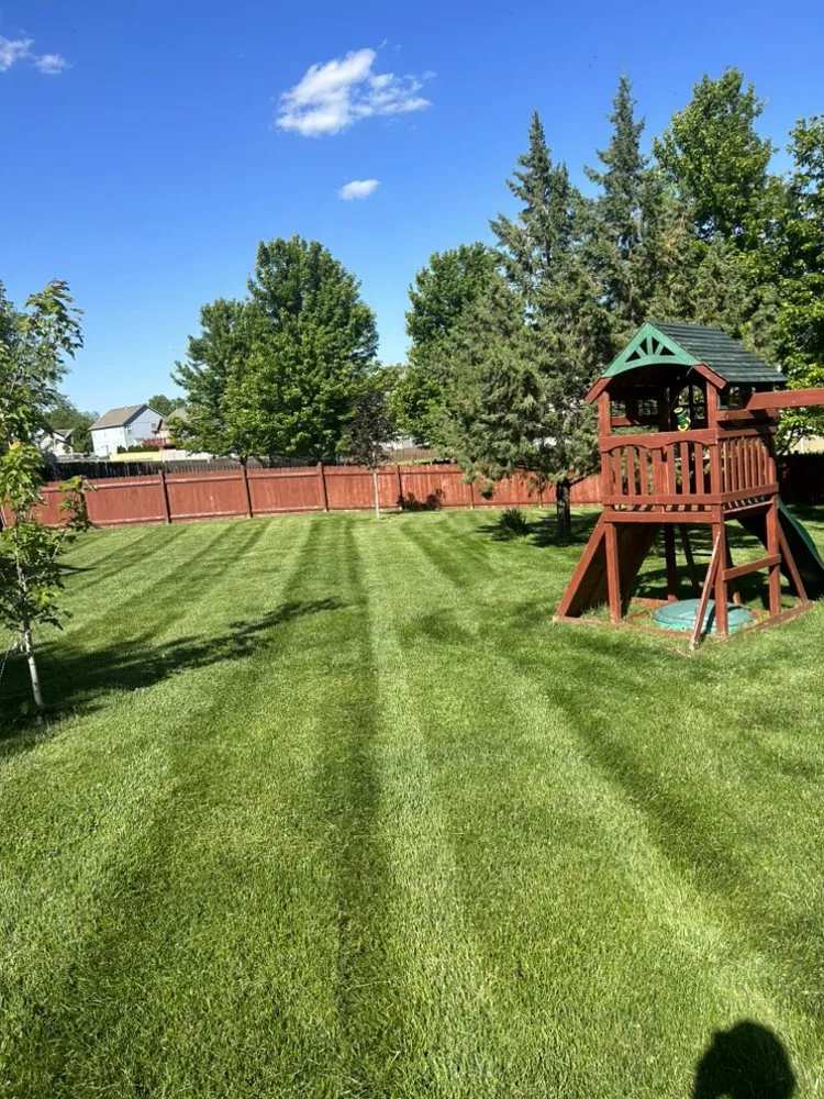 Custom landscaping services near you across Lee's Summit, MO - Lawn & Load Experts