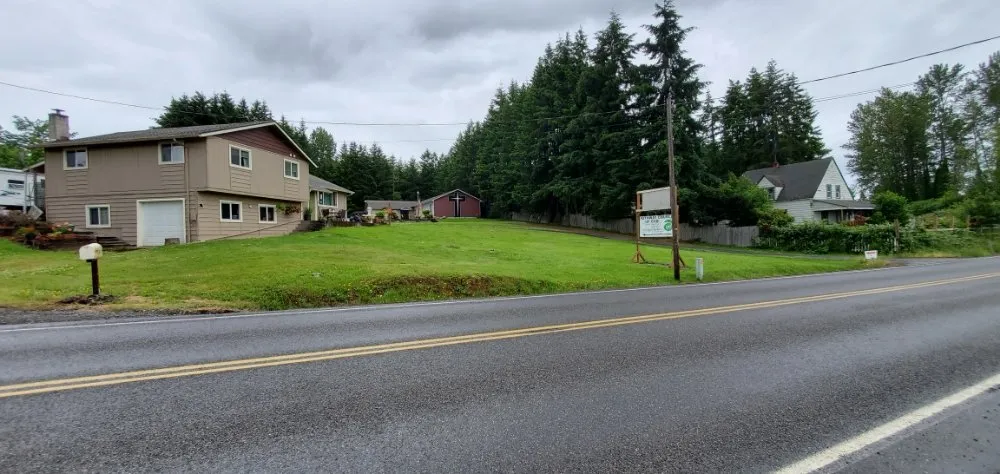 Top-rated lawn mowing service experts serving Centralia, WA - Lawn & Order