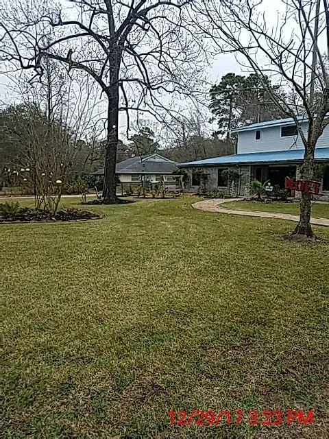 Custom lawn care service in Houston, TX by Lawn & Order