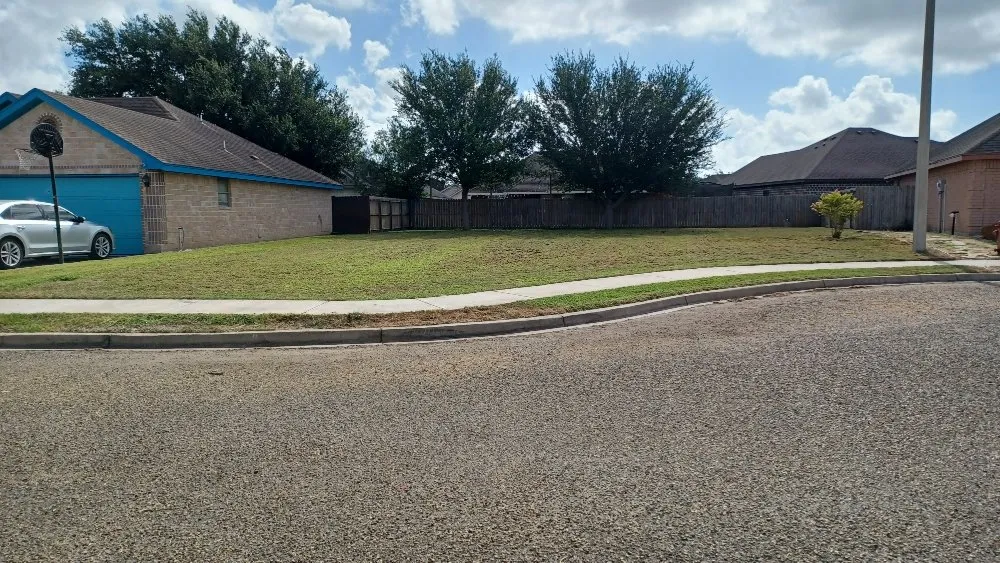 Top-rated landscaping services experts serving Weslaco, TX - Lawn & Order Lawn Care Service