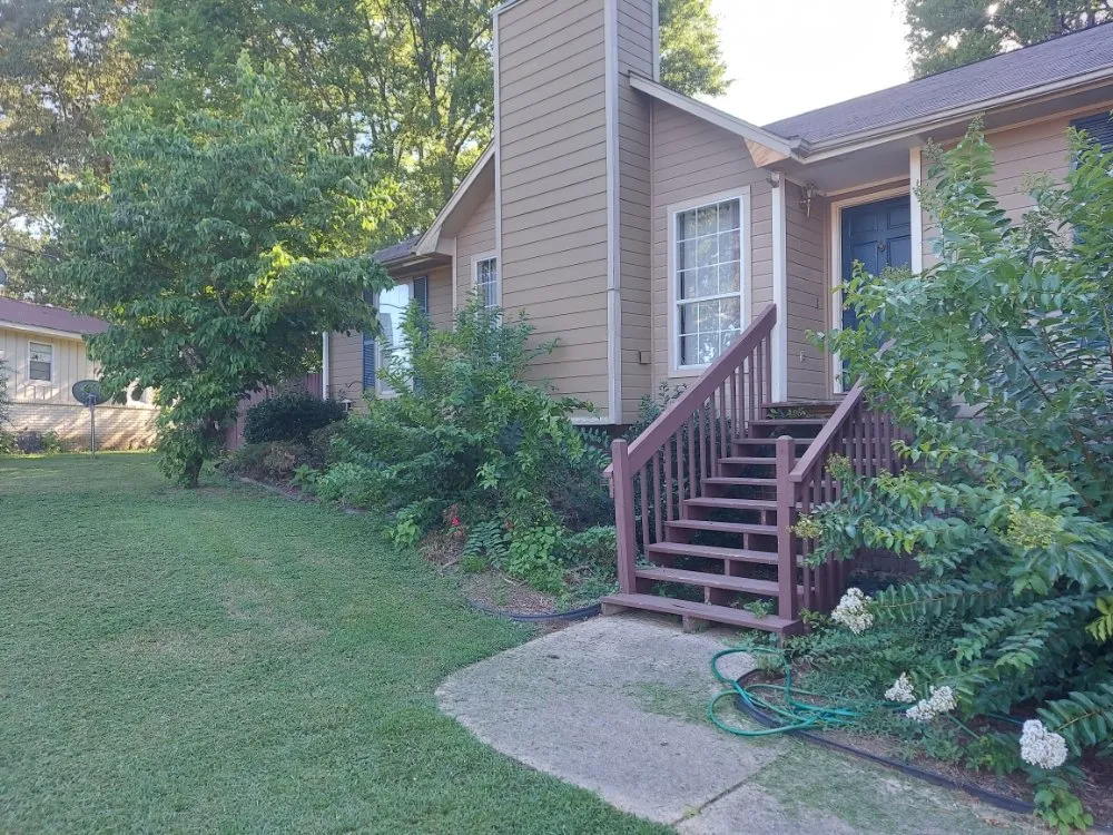 Affordable lawn mowing service for beautiful yards across Oneonta, AL - Lawn & Order