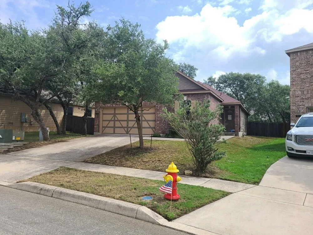 Reliable yard maintenance in San Antonio, TX by Lawn & Tree Brothers