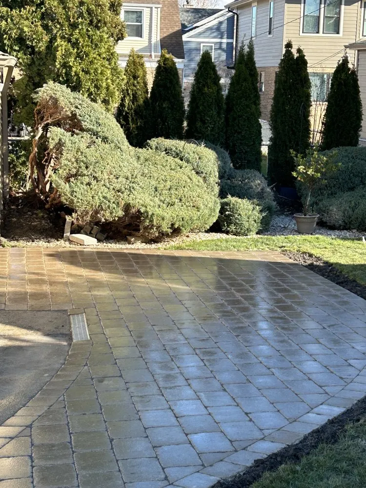 Affordable garden landscaping for outdoor upgrades across Skokie, IL - Lawn And Brick Specialist